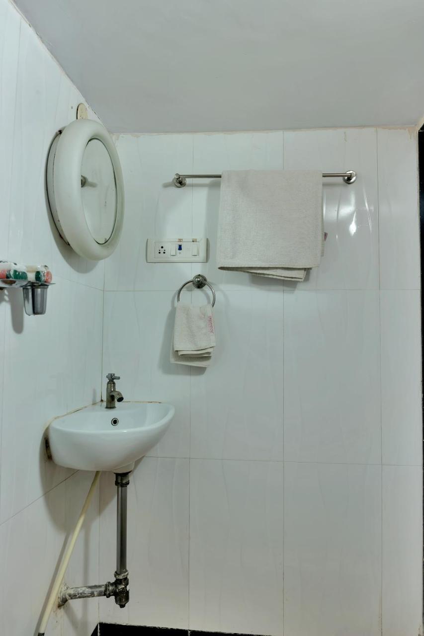 Konark Apartment Malad Bagian luar foto